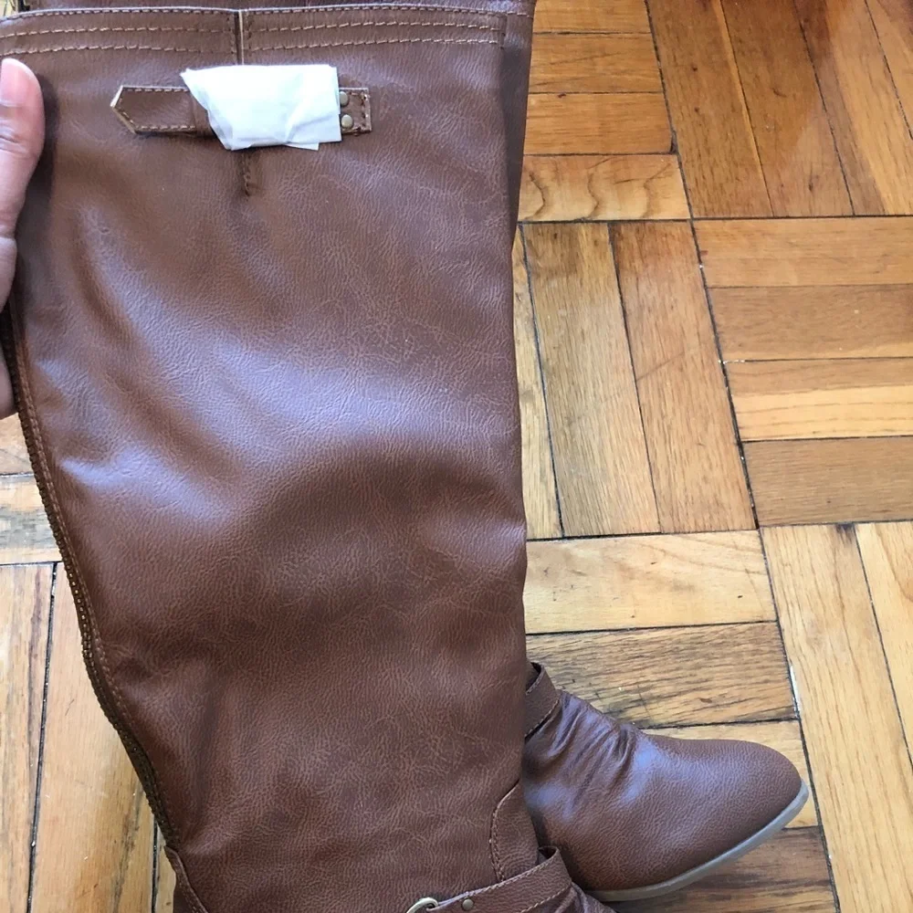 🛍️ Vegan Leather Tall Brown boots size 9